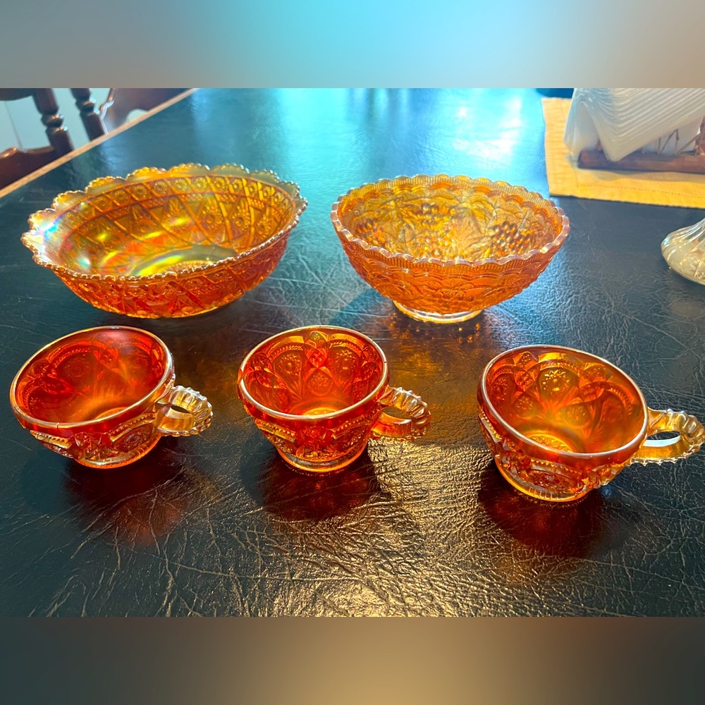 VINTAGE CARNIVAL GLASSWARE (5 Pieces)!!!  BEAUTIFUL 😍 DEAL!